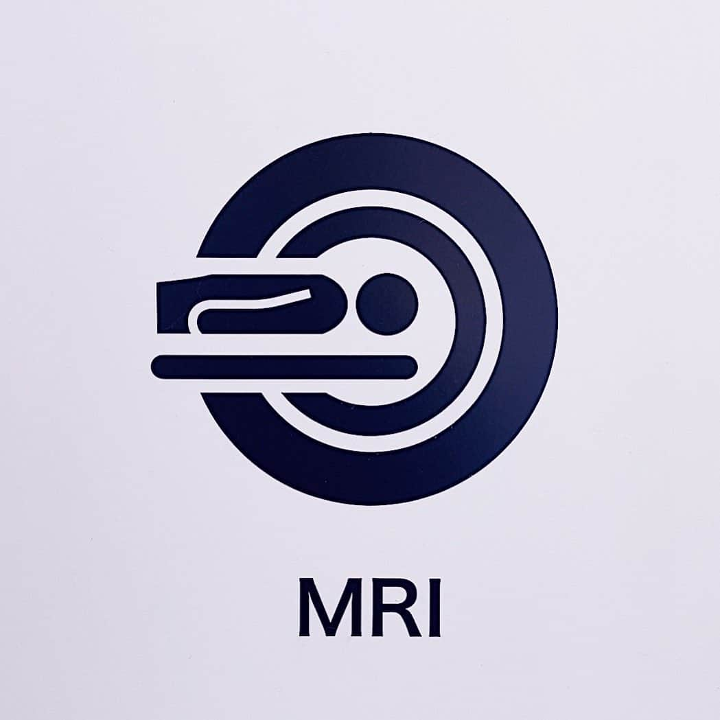 岡部紗季子さんのインスタグラム写真 - (岡部紗季子Instagram)「“MRI LOGO🤍🤍🤍 #MRI #hospital #getwellsoon #🏥 . . . 人生初のMRI！！ 狭いところ苦手なので緊張😅💦 . . まだ検査結果が出ていませんが、、 しっかり自分と向き合う時間にしようと思います！ . . なかなか思うように行かないのが人生 . 今この瞬間はマイナスの出来事なんだけど、 いつかこのことがプラスに変わるように これからひとつひとつ積み重ねてがんばろうと思います！ . 未来が過去を変える！ . . . . That’s LIFE」1月15日 22時03分 - sakiko_okabe516