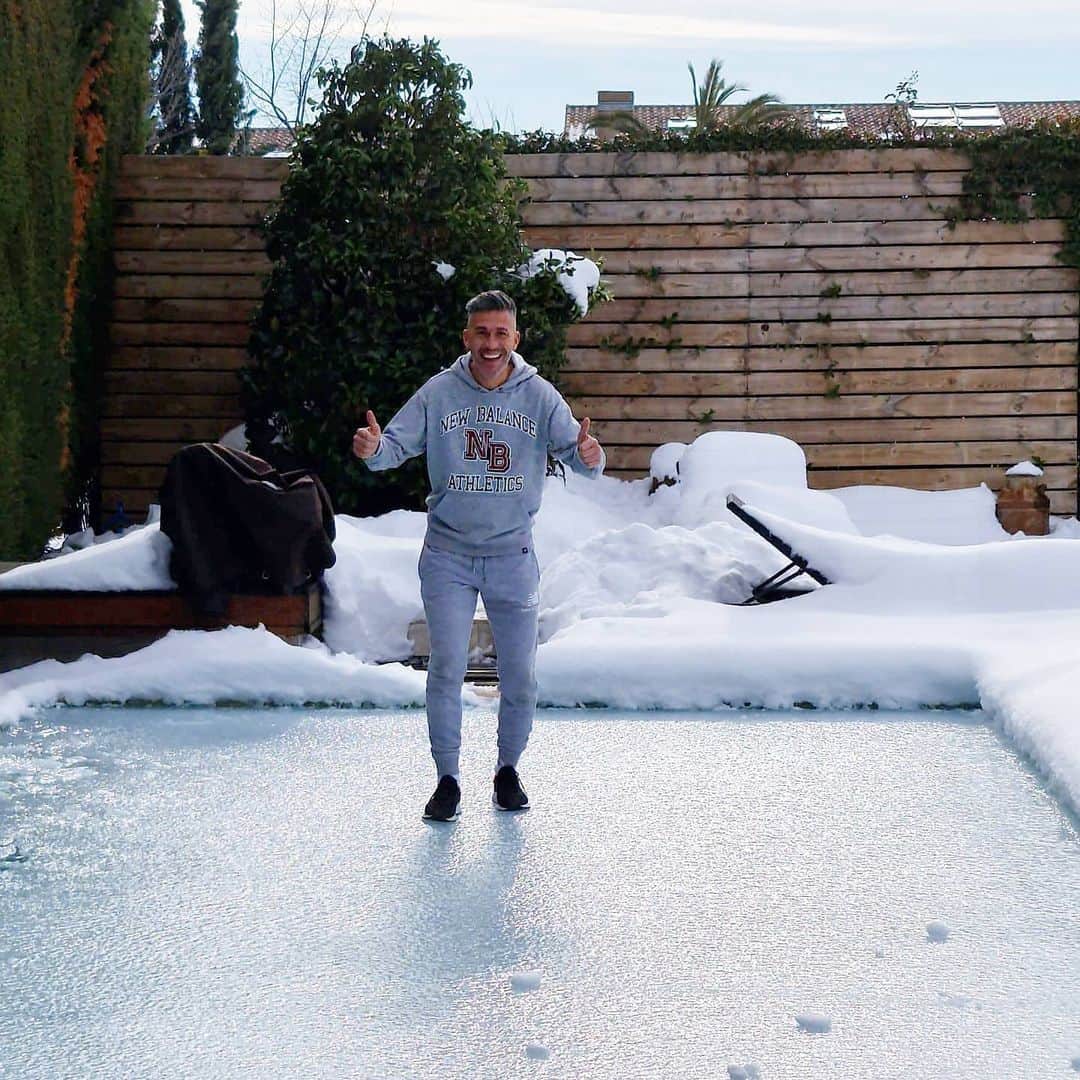 ルイス・ハビエル・ガルシア・サンスのインスタグラム：「Walking to the weekend like...」