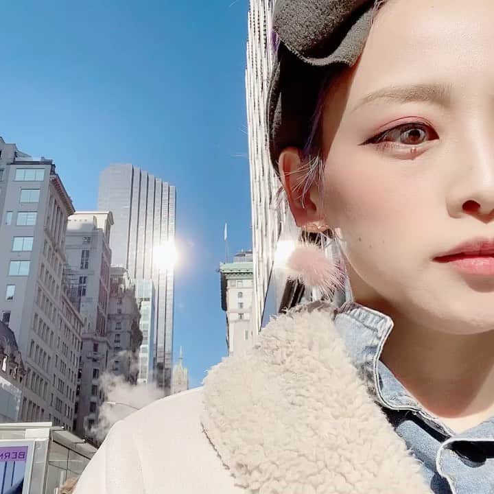 大谷雅恵のインスタグラム：「去年の今頃はニューヨークに居た。  20代の時にお姉ちゃんと初めて行った以来やっと行けたニューヨーク。  帰国直後からコロナが始まってもう一年。。。  いろんなことが当たり前ではなくなって一年。  今年はコロナに勝ちたいですね。  #コロナウイルスが早く終息しますように  #newyork  #stayathome #tokyo」