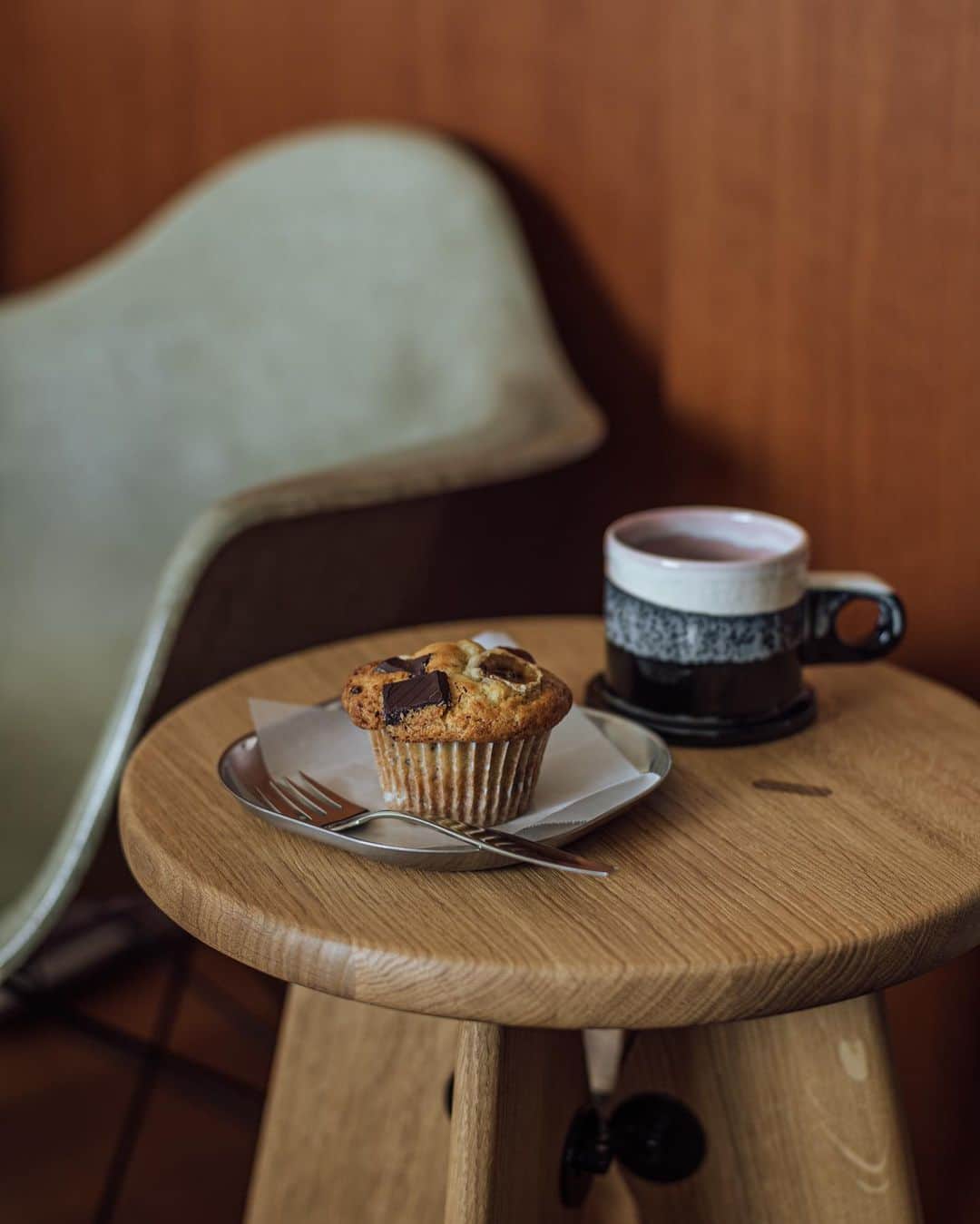 Nanaのインスタグラム：「gluten-free chocolate banana muffin 自分で作るマフィンの中で チョコバナナマフィンが 一番好きかもしれないという 答えに辿り着いた。」
