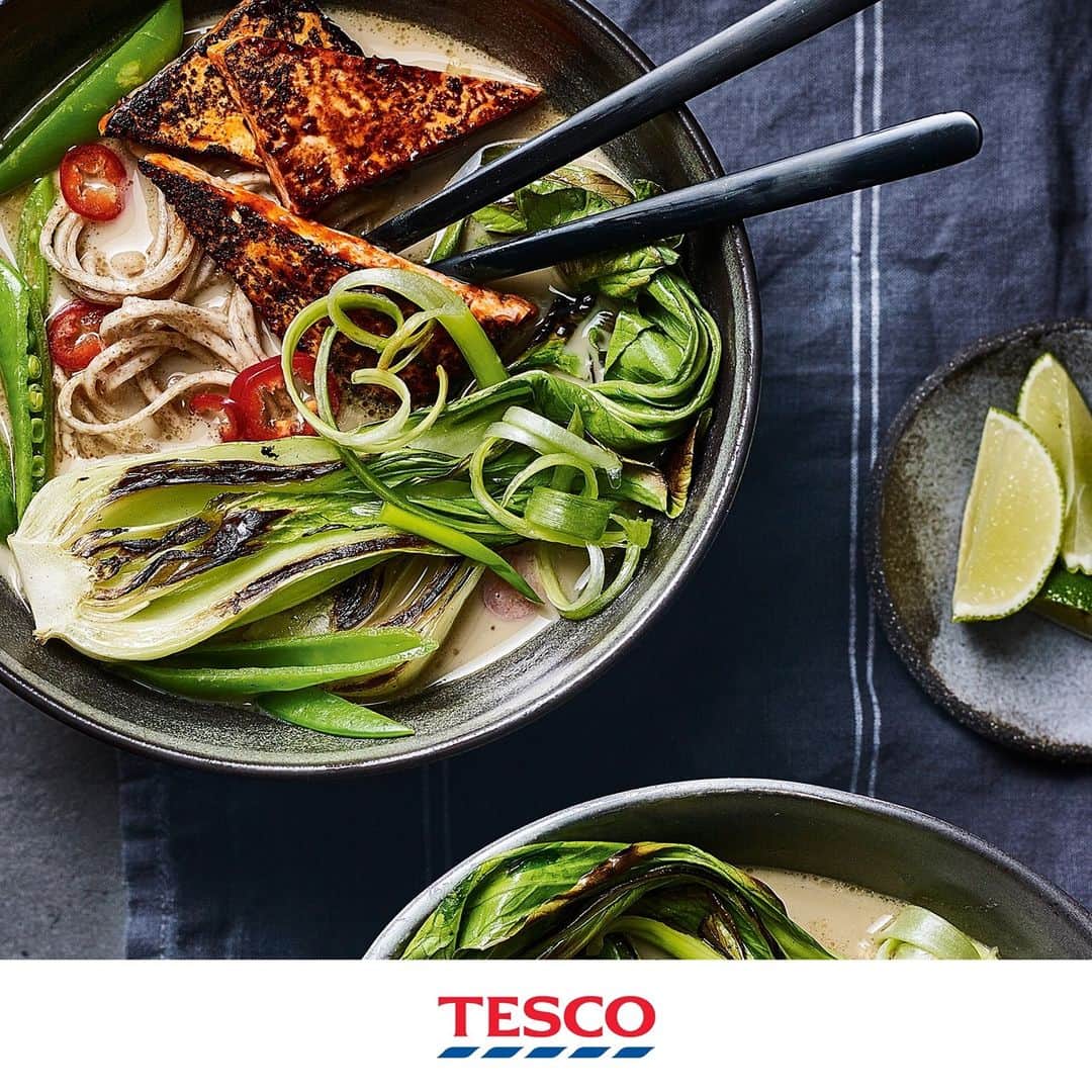 Tesco Food Officialのインスタグラム：「Plant-based, great taste. If you’re doing Veganuary this year, head to our story to find @dereksarno’s recipes for the dishes you miss with a vegan twist. With tofu ramen and creamy carbonara on the menu, you might want to go vegan all year round.」