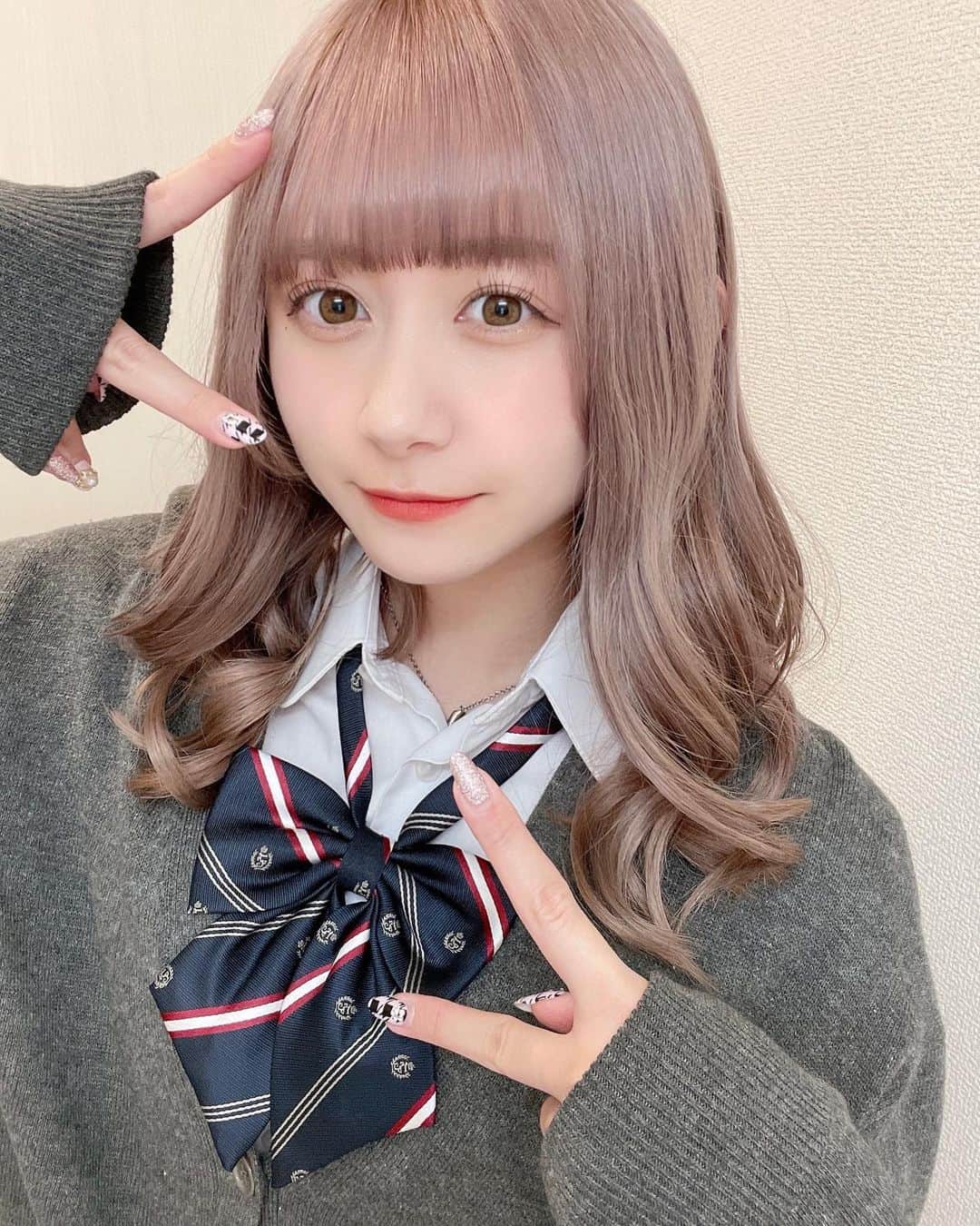 兼次桜菜のインスタグラム：「Zぴーす✌🏻」