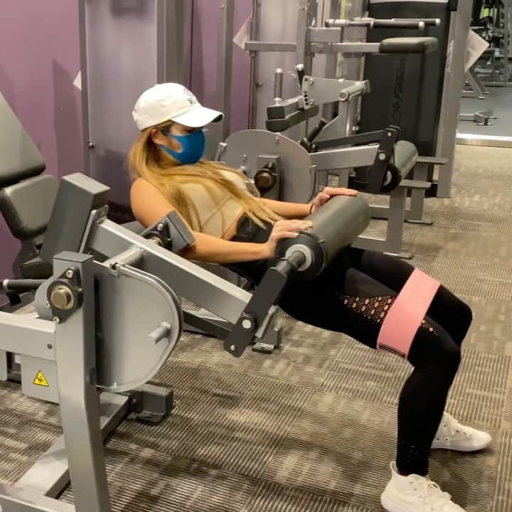 のインスタグラム：「＊ ＊ 🌰day ＊ ＊ みんなは下半身トレーニング 何の種目が1番好き？❤️ コメント待ってます🥰 ＊ ＊ #🌰🍑」