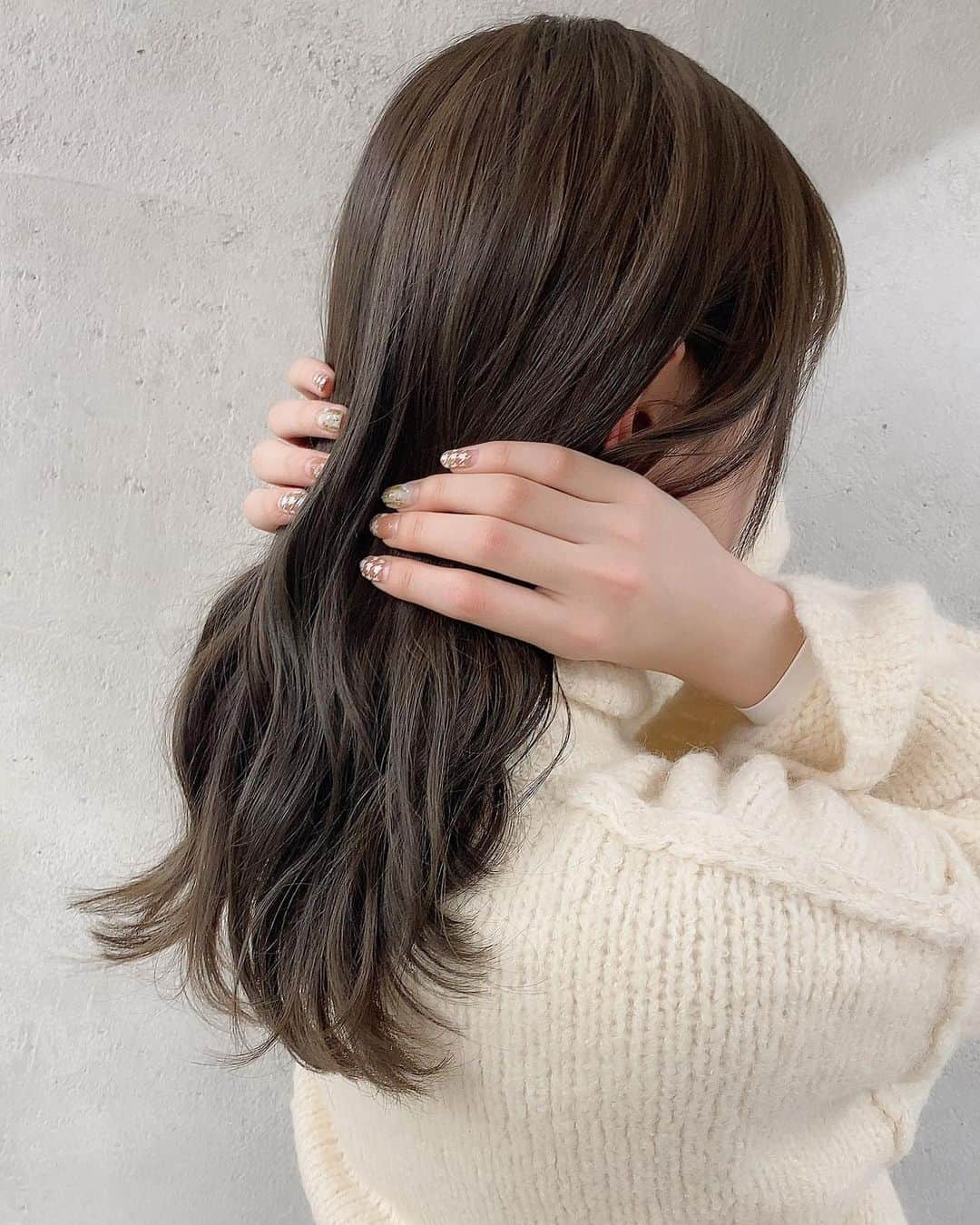 夢咲りりあさんのインスタグラム写真 - (夢咲りりあInstagram)「୨୧ 髪の毛が綺麗になると気分も上がります( ˘ᵕ˘ ) #美容室 #ヘアカラー #オリーブベージュ #ウェーブ巻き #アイドル」1月15日 22時35分 - yumesakiriria12