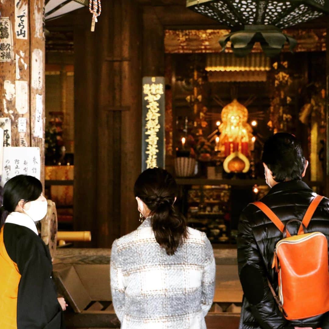 テレビ大阪「おとな旅あるき旅」さんのインスタグラム写真 - (テレビ大阪「おとな旅あるき旅」Instagram)「1日も早く、思いきり旅を楽しめる日が戻りますように…  明日のおとな旅あるき旅（テレビ大阪）は、滋賀・大津をぶらり散歩です（撮影は昨年12月）。  歴史感じる石山寺、旧街道さんぽ、そして湖国の恵みや身体が温まる地元グルメを堪能します。お楽しみに！  明日 1/16(土)18:30〜  #おとな旅あるき旅#テレビ大阪#三田村邦彦#坂本七菜#滋賀#大津#石山寺#紫式部#旧街道#東海道#びわ湖#膳所焼#びわ湖大津プリンスホテル#絶景」1月15日 22時48分 - tvo.otonatabi