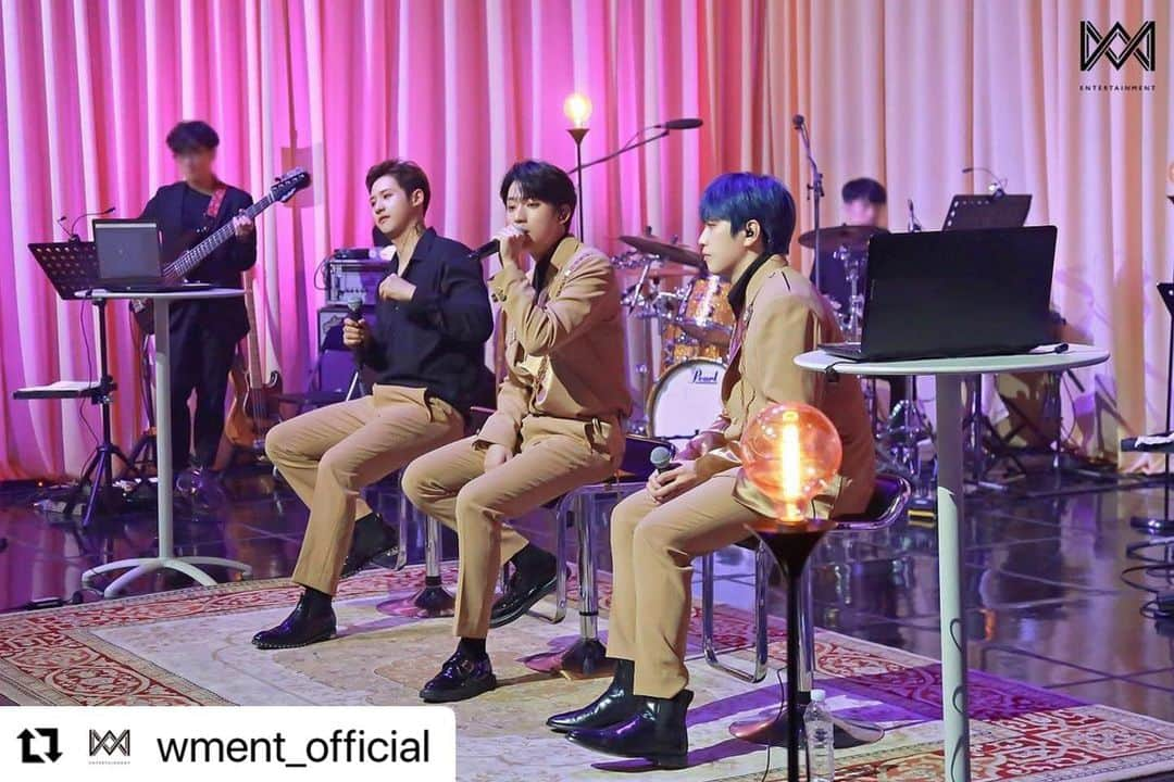 B1A4さんのインスタグラム写真 - (B1A4Instagram)「#Repost @wment_official ・・・ B1A4 온라인 콘서트 'Documentary Live’ 현장으로 초대합니다♥ 포스트 #미리보기 🔍 ⠀ ▶️ naver.me/FqSmztA7 ⠀ 비하인드 스토리는 포스트를 통해 확인해주세요! 🎬 ⠀ #B1A4 ⠀」1月15日 22時51分 - b1a4ganatanatda