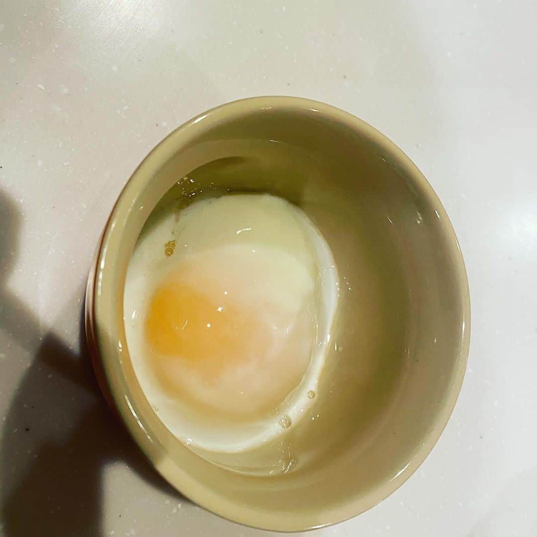 山根良顕さんのインスタグラム写真 - (山根良顕Instagram)「人生最高位の温泉卵出来た！！！！！  うまいー！  🥚#温泉卵」1月15日 23時19分 - ungirls_yamane