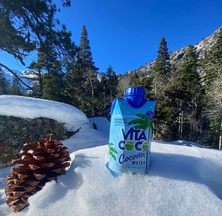 Vita Coco Coconut Waterのインスタグラム：「For optimal enjoyment we recommend *chilled* coconut water. How you chill it, well that's up to you.」