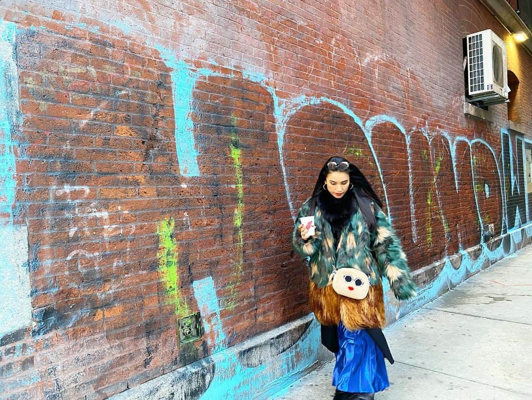 TiAさんのインスタグラム写真 - (TiAInstagram)「☕️2020.01...☕️  🔥 #newyork #ニューヨーク #happy #cafe #food #ny #海外 #drink #衝撃 #love #peace #travel #hotdog #sandwich #happiness #ゴスペル　#singing #art #followｍe #followforfollowback #outfit #fashion #street #coffee」1月15日 23時31分 - tia_singer