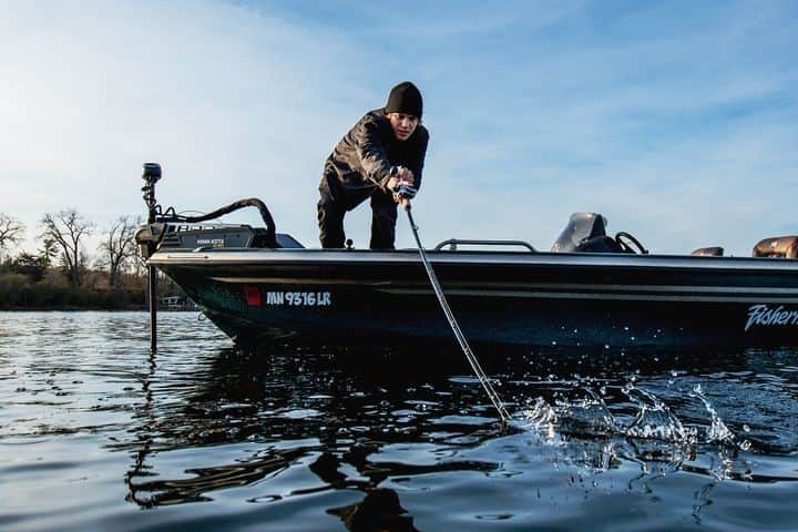 シマノ｜Fishingのインスタグラム：「Making 'em dance with the figure-eight.  #FishShimano #SKIXX #MuskieFishing #Figure8 📸: @pleeth」