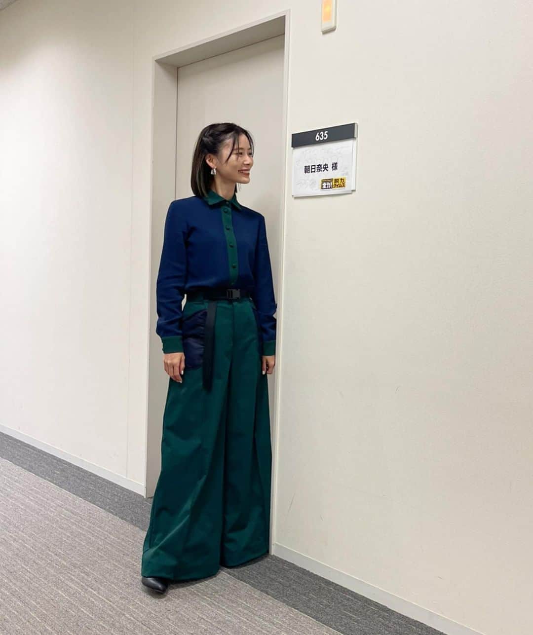 朝日奈央さんのインスタグラム写真 - (朝日奈央Instagram)「#あさひ衣装　 ジャンプスーツかわいい🖤」1月15日 23時40分 - pop_step_asahi