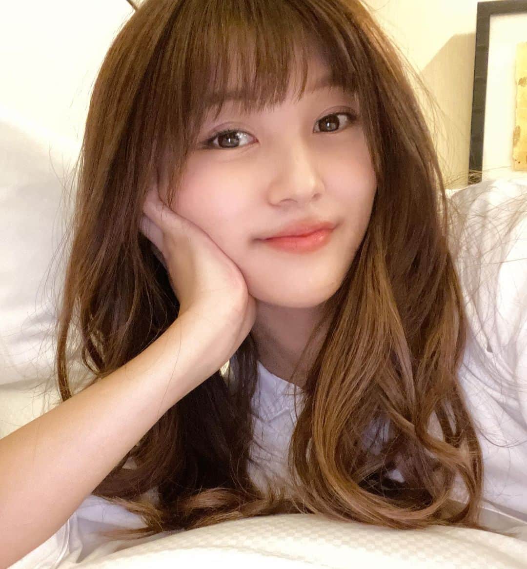 のインスタグラム：「. . . またエクステつけるか悩みちゅ  #머리스타일 #ヘアスタイル #エクステ #ごきげんよう」