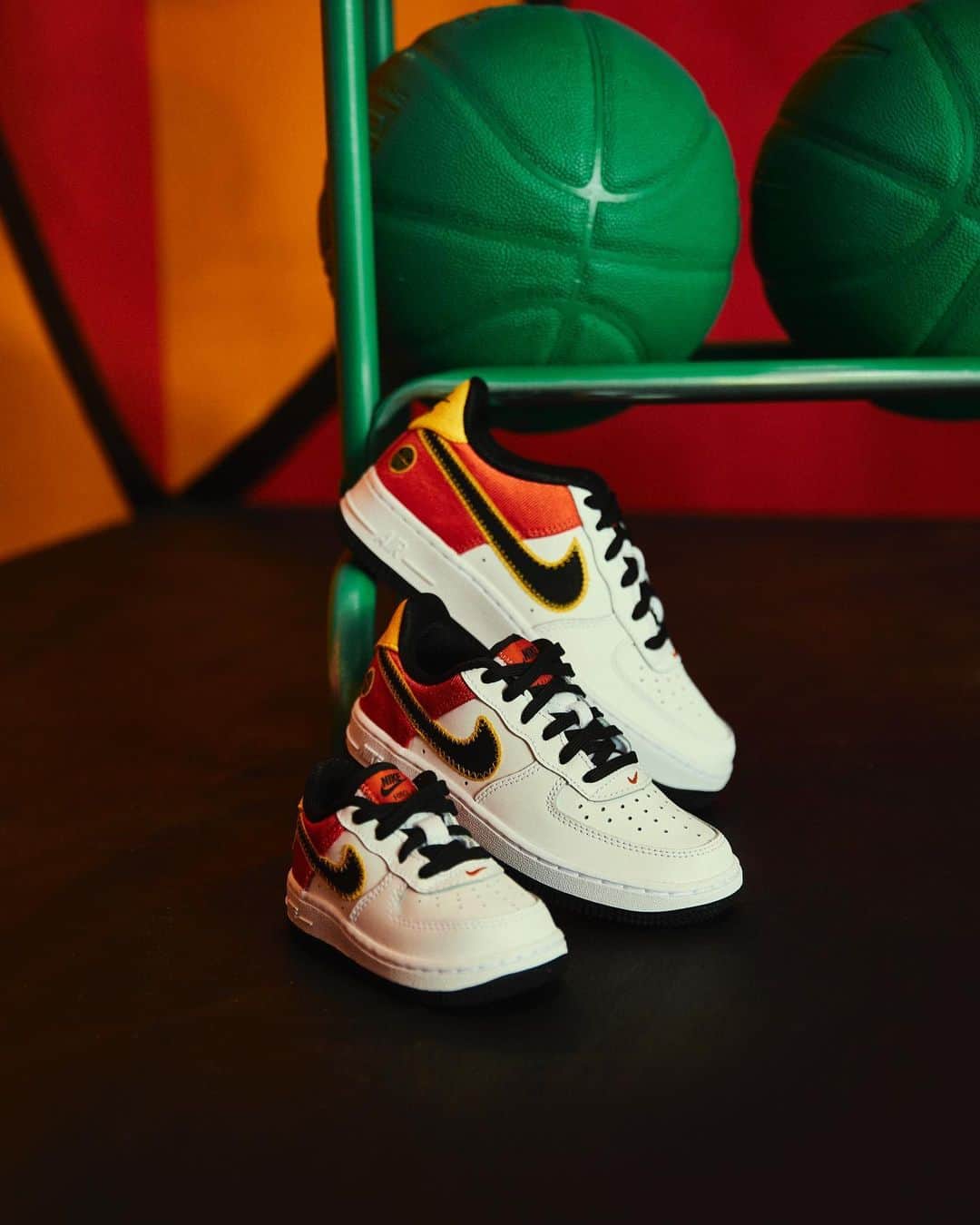 Foot Lockerのインスタグラム：「Inspired by Nike’s fictional time traveling basketball team 🏀🚀The Rayguns collection is available now!」