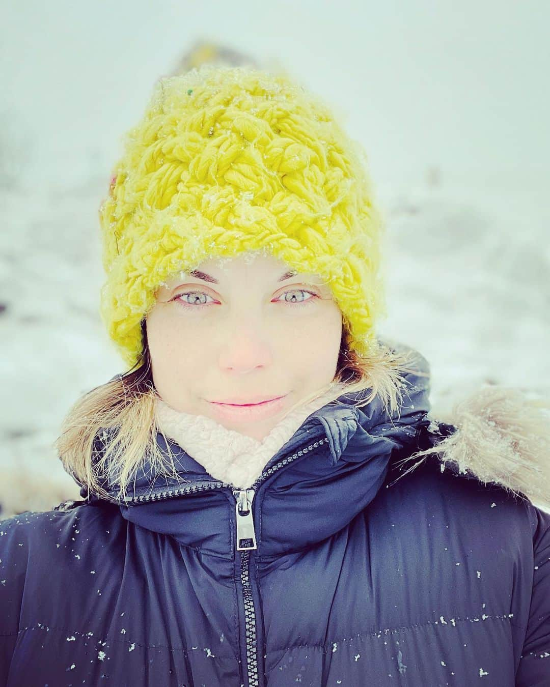 ミーガン・オリーさんのインスタグラム写真 - (ミーガン・オリーInstagram)「Yellow hat」1月16日 0時06分 - officialmeghanory