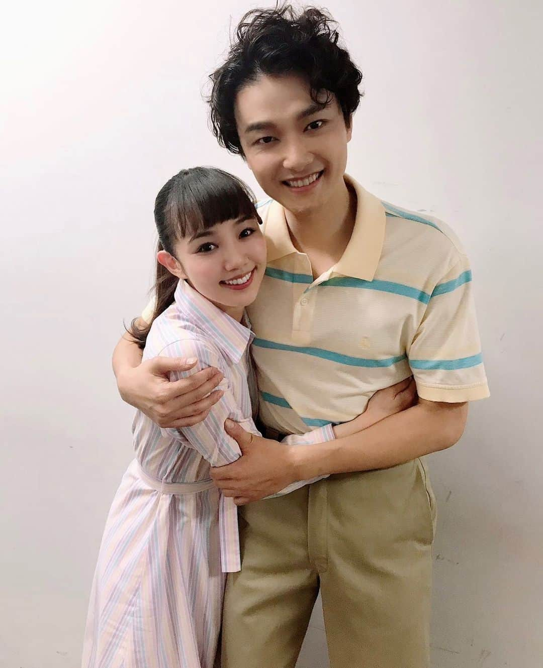 咲妃みゆさんのインスタグラム写真 - (咲妃みゆInstagram)「２０２１年が始まってはや幾日。。。﻿ どんな言葉を通してこの場で新年のご挨拶をさせて頂いたら良いのか迷っているうちに、今日まで来てしまいました💦﻿ ﻿ どうか﻿ 皆さまお一人お一人が﻿ ご自分を慈しめる１年でありますように🍀﻿ ﻿ ﻿ 1月17日(日)19:00～生配信にて﻿ 井上芳雄by MYSELF Presents オリジナル配信ミュージカルに出演させて頂きます。﻿ ﻿ ✨「 #箱の中のオルゲル 」✨﻿ もう十二分に頑張っていらっしゃる皆さまへ…少しでも心温まるひとときをお届け出来たら嬉しいです😌🎁﻿ ﻿ １年前の今頃は「 #シャボン玉とんだ宇宙までとんだ 」の公演中でした☺️芳雄さんと再び共演させて頂けるなどという贅沢な未来、当時は想像もしていませんでした。心の通った芳雄さんのお芝居はやっっっぱり素敵です👏✨お稽古の一瞬一瞬が本当に有り難い時間だと感じています！！！﻿ ﻿ 出演：#井上芳雄 さん＆#咲妃みゆ﻿ 作曲･ピアノ:#大貫祐一郎 さん﻿ 作･演出･作詞:#安倍康律 さん﻿ ﻿ ▼配信チケットご購入はこちらから💁‍♀️﻿ https://eplus.jp/sf/detail/0404410005﻿ ﻿ 是非ご覧くださいませ〜❤️﻿ ﻿ #投稿写真は﻿ #シャボン玉とんだ宇宙までとんだ﻿ #大千穐楽 ✨﻿ #悠あんちゃん﻿ #お佳代﻿ #大切な想い出﻿ #ご縁に感謝です」1月16日 0時00分 - miyusakihi