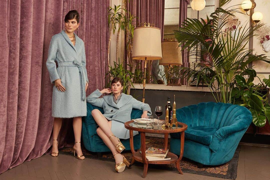シンツィアロッカのインスタグラム：「A cold color for the warmest coats. This light blue is one of our favourite hues from #CinziaRocca #FW2020 collection - Now on sale up to 40% in Cinzia Rocca stores and online: bit.ly/CR20wintersale」