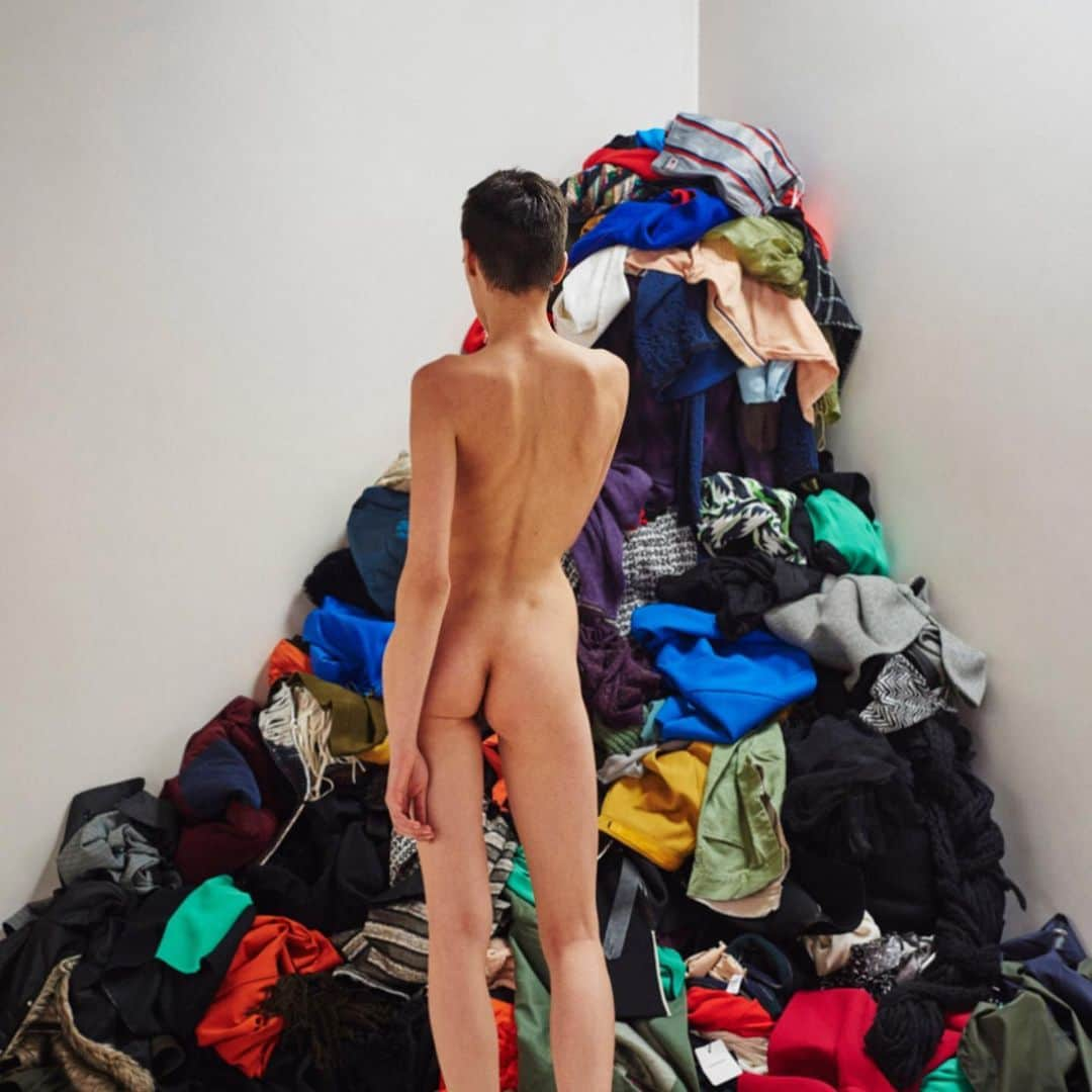 コスチュームナショナルのインスタグラム：「#pre  #fall  #2016  #michelangelopistoletto  #la venere degli stracci  #costumenational  @enniocapasa」