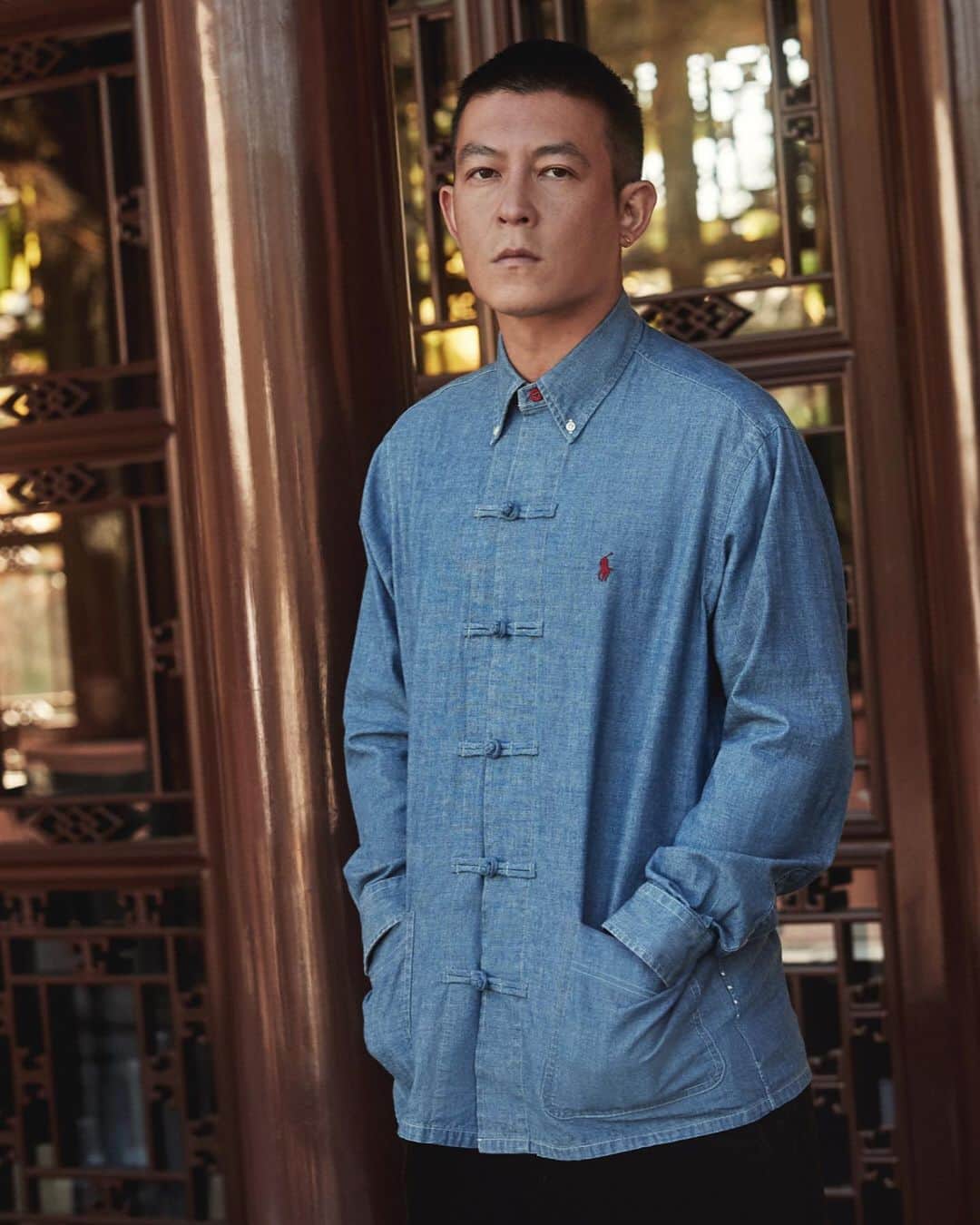 Polo Ralph Laurenさんのインスタグラム写真 - (Polo Ralph LaurenInstagram)「We are proud to partner with #CLOT, the label co-founded by #EdisonChen, on the limited-edition Polo by Ralph Lauren. The CLOT Collection capsule.  CLOT brings its own take to timeless #PoloRalphLauren heritage icons, featuring our classic oxford shirt, reimagined with frog button details and exclusive CLOT Silk Royale prints.  Discover the exclusive collection, launching January 27, 2021, via the link in bio.  #PoloXCLOT」1月16日 0時32分 - poloralphlauren