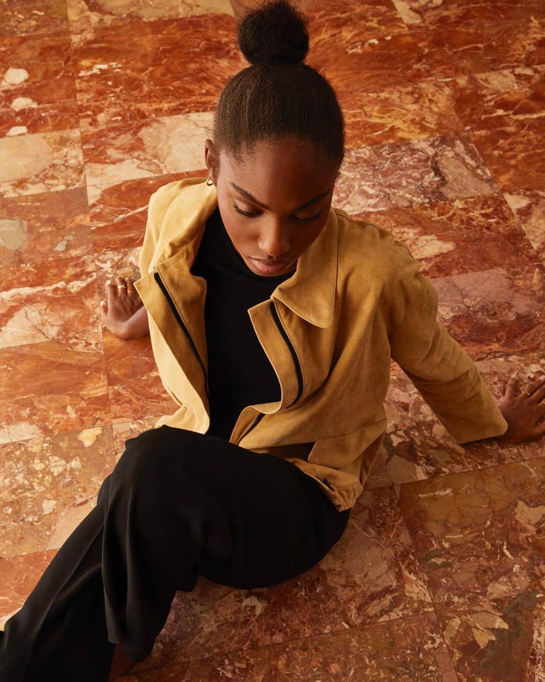 イネスエマレシャルのインスタグラム：「✨ Focus on impeccable quality of raw materials.  Lamb suede is a lightweight lambskin that has undergone the sueding process.  The result is an ultrasoft texture that feels light and airy against the skin.  • Insolence jacket, suede lambskin Made in France 🇫🇷  Photography by @annabelle_tiaffay Model @laurina_lbn Hair/Make up @melaniesergeff Creative Director @chiyoungbang  #inesetmarechal #musthave #fashion #essentials #winter #cosy #mood #sustainablefashion #frenchfashion #style #parisienne #elegant #elegance #luxe #prestige #leather #inspiration #lookideas #madeinfrance #france #paris #frenchbrand #style #look #madeinfrance」