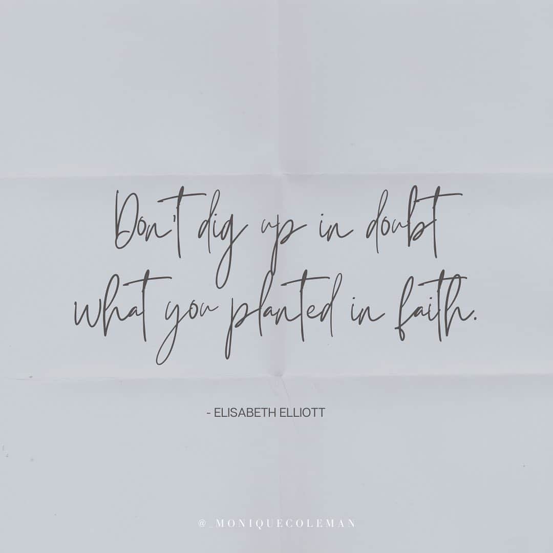 モニーク・コールマンのインスタグラム：「Think of all the time seeds have to spend in the dark. Don’t rush the process.」