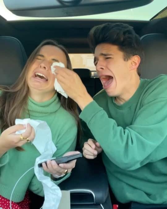 Brent Riveraのインスタグラム：「Music changes you!! 🎶😂 @piersonwodzynski」