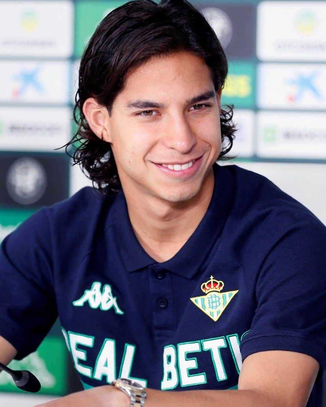 LFPさんのインスタグラム写真 - (LFPInstagram)「#OnThisDay in 2019, @diego_lainez was presented at @realbetisbalompie! 💚🇲🇽🔙  💚🇲🇽🔙 #TalDíaComoHoy en 2019, ¡el Real Betis presentaba al joven mexicano Diego Lainez!   #LaLigaSantander #LaLiga #LaLigaHistory #RealBetis #Lainez #Mexico」1月16日 1時30分 - laliga