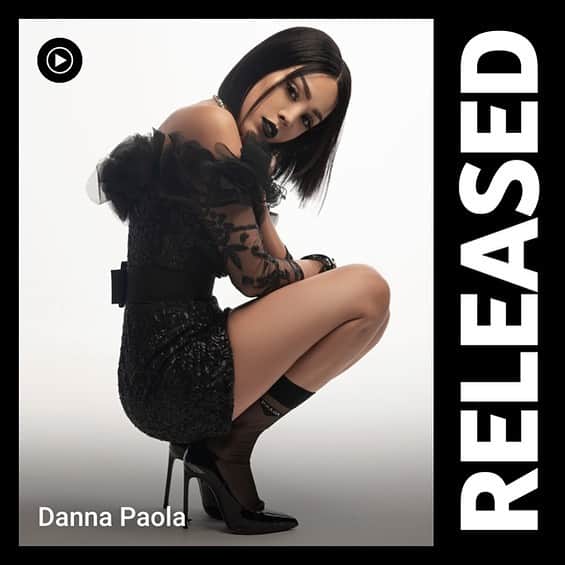 Danna Paolaのインスタグラム：「¡También somos portada en @youtubemusic! 😍 ¡Escucha #CallaTú en #RELEASED de @youtube! #KO 🥀」
