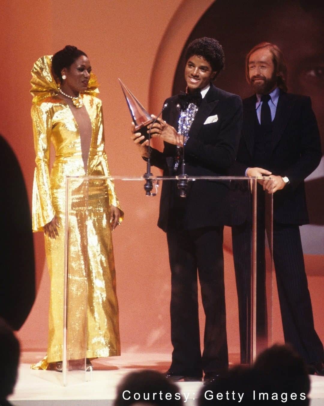 マイケル・ジャクソンさんのインスタグラム写真 - (マイケル・ジャクソンInstagram)「“This is wonderful. I’m really happy. Three makes me really happy.” - Michael Jackson after winning his third award of the night at the American Music Awards in January of 1980. MJ was awarded Best Soul/R&B Album for OFF THE WALL, Best Soul/R&B Single for “Don’t Stop Til You Get Enough,” and Favorite Male Soul/R&B Artist.」1月16日 2時00分 - michaeljackson