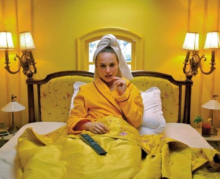 AnOther Magazineさんのインスタグラム写真 - (AnOther MagazineInstagram)「What’s your Friday in lockdown mood? 🛏 Tell us in the comments below using emojis ⬇️⁠⠀ ⁠⠀ 📸 from Hotel Chevalier by Wes Anderson. Head to the link in our bio to browse Anderson’s film recommendations for self-isolation 📲」1月16日 1時53分 - anothermagazine