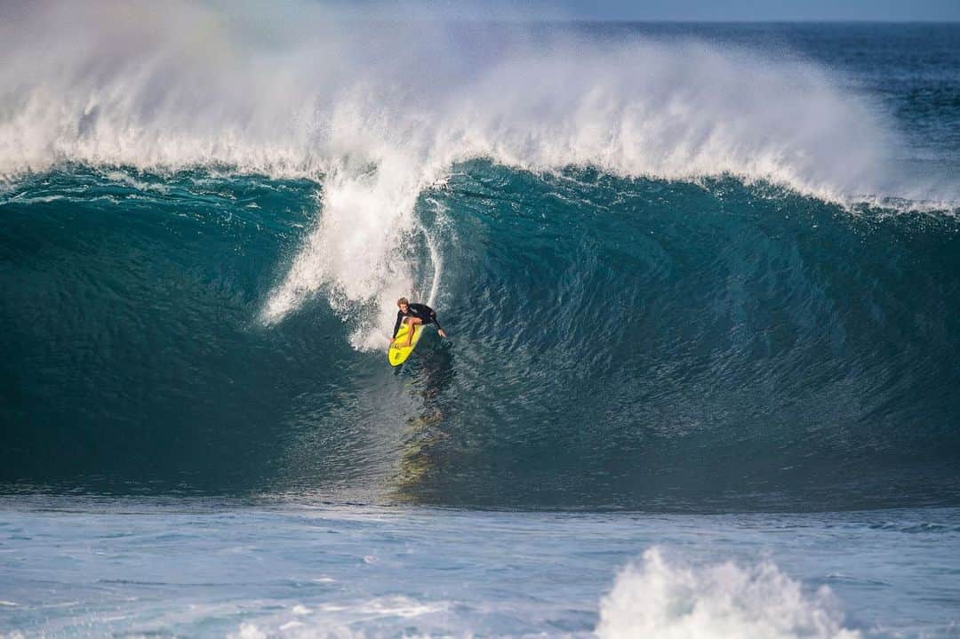 Stanceのインスタグラム：「🌊 Into the weekend sequence with our guy @john_john_florence  #punksandpoets  📸 @badboyryry_」