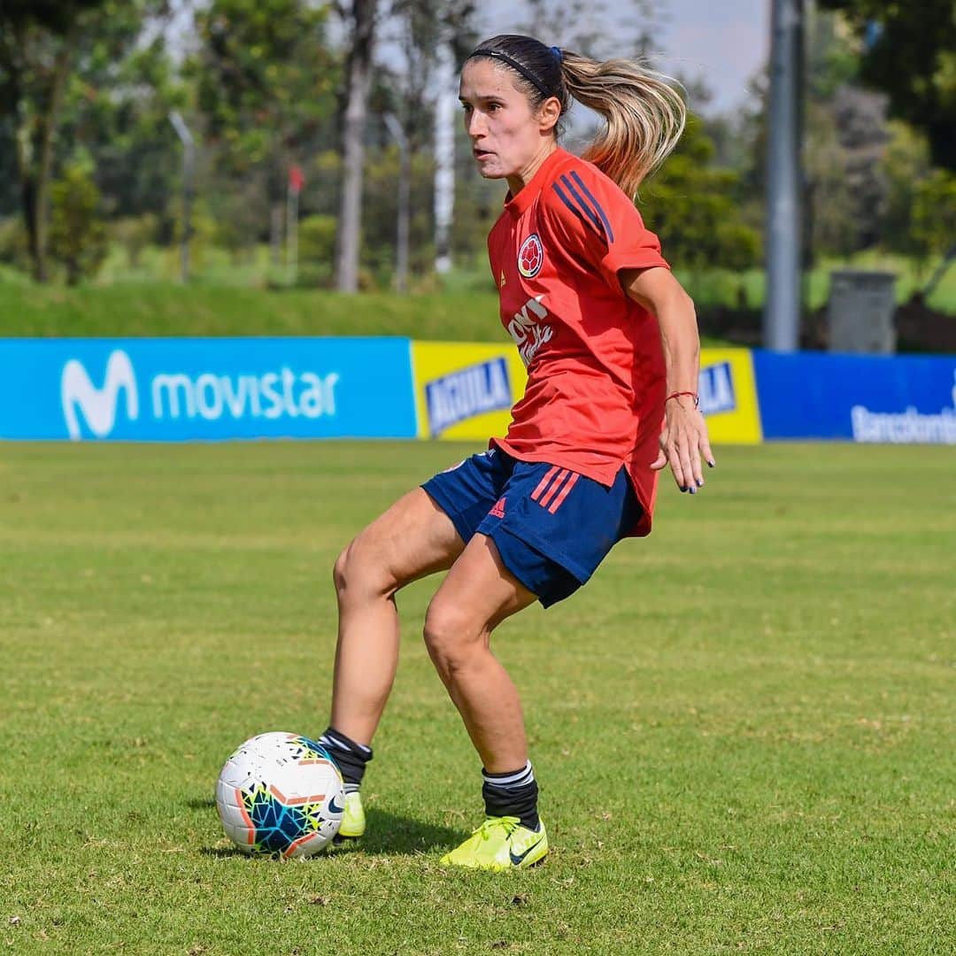サッカー コロンビア代表チームのインスタグラム：「📸 ¡No paramos! 💪  Nuestra Selección Femenina de mayores sigue con su ciclo de preparación ⚽️  #VamosColombia 🇨🇴」