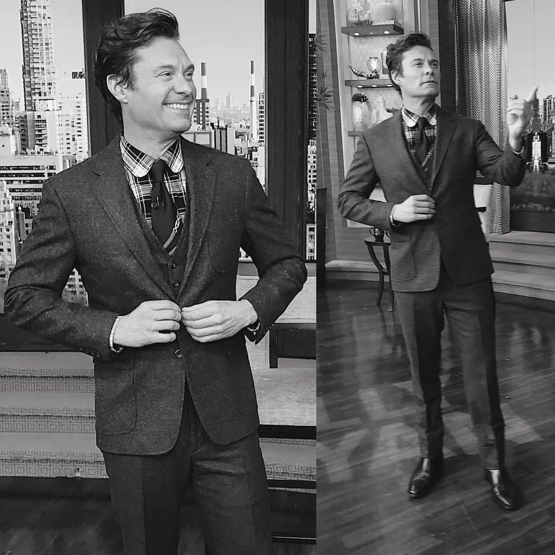 ライアン・シークレストのインスタグラム：「I call this “pandemic chic.” Don’t worry, I had my sweatpants underneath. Suit: @ralphlauren Shirt: Ralph Lauren Tie: Ralph Lauren Shoes: @ysl」