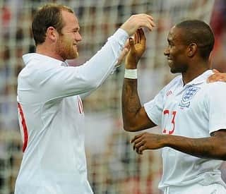 ジャーメイン・デフォーのインスタグラム：「Happy retirement my friend loved playing with you, one of the best players I’ve ever played with! Unbelievable footballer and a great person! 💙 @waynerooney」