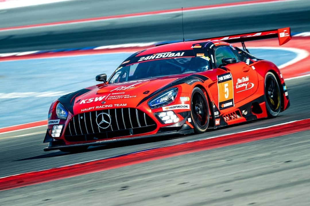 Mercedes AMGさんのインスタグラム写真 - (Mercedes AMGInstagram)「The #24HDUBAI are in full swing with several lead changes and exciting duels for positions. #4 @hauptracingteam holds its ground in the leading group, in the GT3-AM class CP Racing competes for the lead with the Mercedes-AMG GT3. Impressions of our Customer Racing Teams at @dubaiautodrome. 📸  #24hAMG #AMGGT3 #AMGGT4 #MercedesAMG #MercedesAMGMotorsport #24Hseries #24HDUBAI #thisisendurance #dubaiautodrome」1月16日 2時39分 - mercedesamg