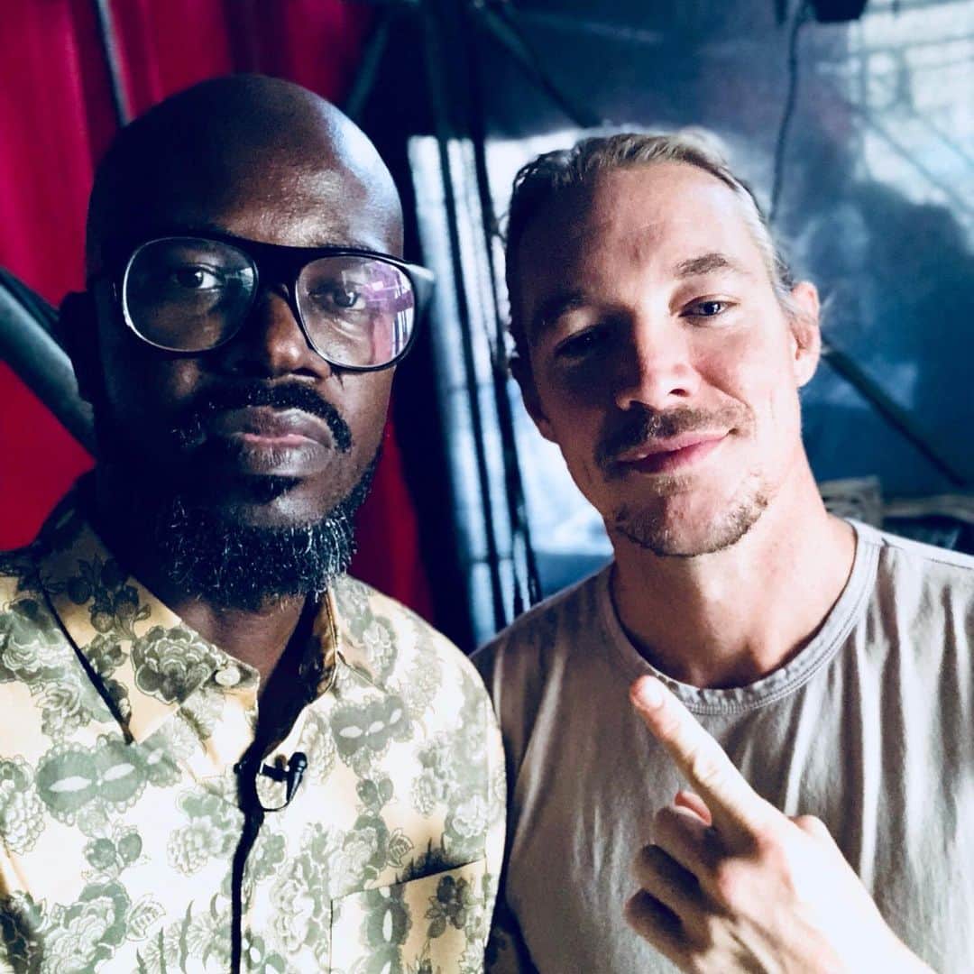 ディプロさんのインスタグラム写真 - (ディプロInstagram)「"Never Gonna Forget" @realblackcoffee & @diplo  ft @_elderbrook out NOW.....   I'm gonna give you some back story on how this record got made... I've been a huge fan of black coffee for almost a decade now. Over the past few years Ive been traveling a lot to Africa working with different artists and doing shows. Over that time I become fascinated with the style of house music artists were making down there. Everything from black motion, dj maphorisa. dj clock cueber @themba and of course black coffee himself. We kept linking up in different festivals mostly over in Europe and the 2 of us were thinking about working on a record that made sense. Two years ago I traveled for a workshop with a bunch of young African creators that @mreazi had setup called empawa africa. I had the best couple of days making music with young kids teaching what I knew and learning from them. Before my flight I noticed that black coffee was still in South Africa, which is rare I think hes probably never there. These days, you know, he's always on the road like me. We had a full day before I flew to just play music, work on ideas and I played him this song I wrote with Elderbrook and he really liked it. We opened it up and he began to assemble the song like a surgeon. We left that day with an amazing record that just felt part black coffee part diplo with something for the world. I hope you guys like it. It took us another year and change to finish it and get this amazing record out. hope I can play this song on the road for you guys really soon because it's very special. One of my favorite records I've worked and written on.」1月16日 2時52分 - diplo
