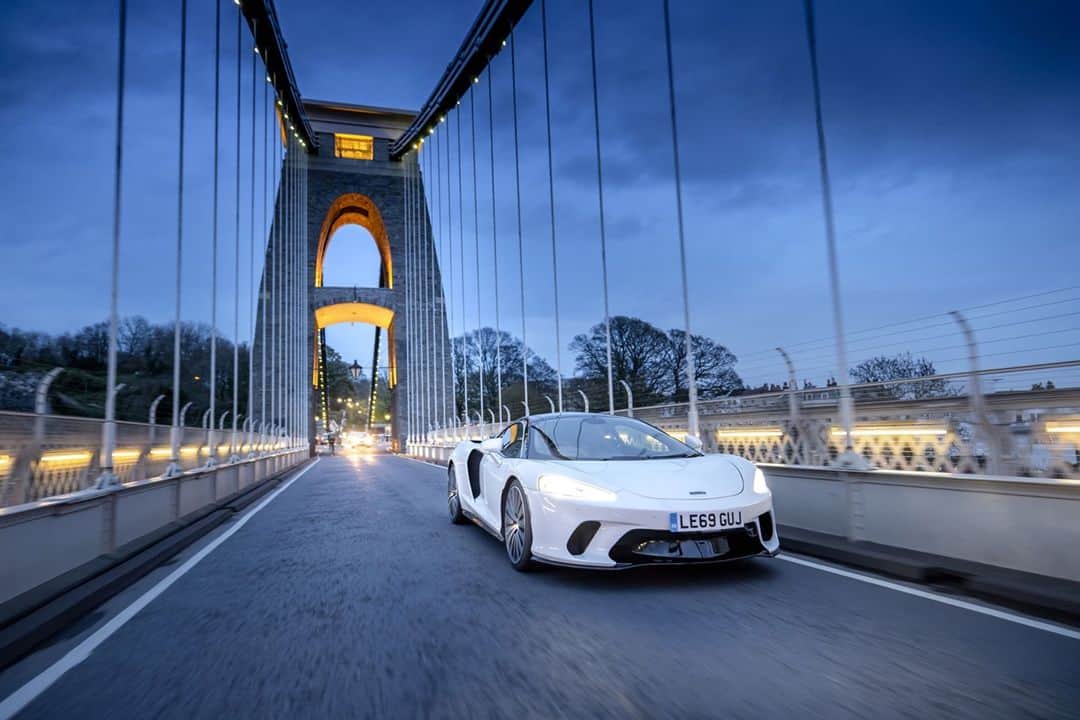 McLaren Automotiveさんのインスタグラム写真 - (McLaren AutomotiveInstagram)「Clifton Suspension Bridge, in Bristol, is one of the UK's most recognisable structures. Marking a turning point in the history of engineering; the bridge is iconic to the city. No wonder it has claimed a rightful place in #GTadventures.」1月16日 2時45分 - mclarenauto