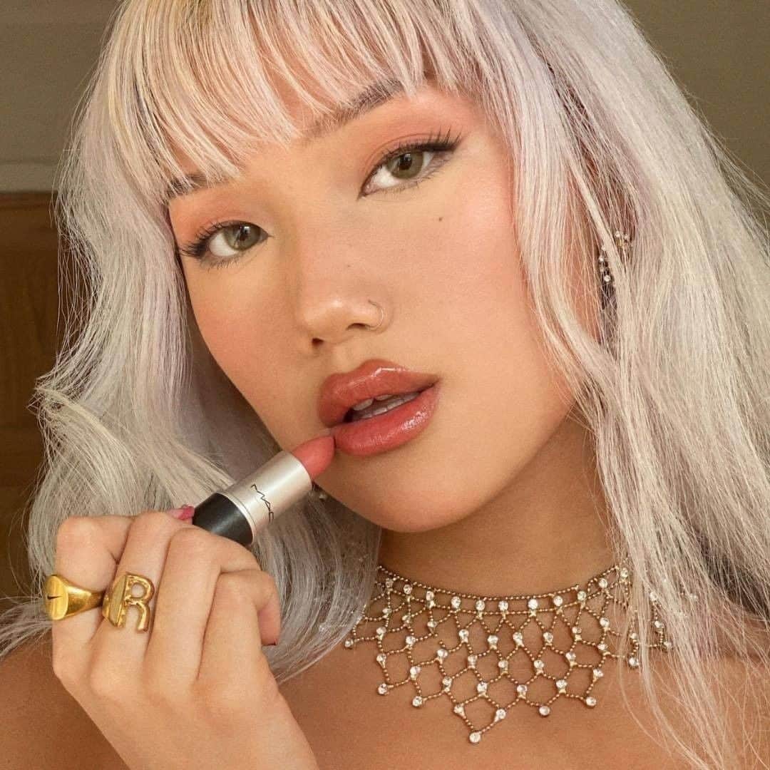 M·A·C Cosmetics UK & Irelandさんのインスタグラム写真 - (M·A·C Cosmetics UK & IrelandInstagram)「The perfect pair to start the weekend with 💗⁠Powder Kiss Lipstick in shade Mull It Over  💗Lipglass in Clear⁠ ⁠ What’s your favourite MAC Lipstick? 👇⁠ ⁠ Regram @mac.sarajevo⁠ #MACCosmeticsUK #MACCosmetics #MACLipstick #MACMullItOver⁠ #Lipstick #MACLovesLips⁠ #NudeLipstick」1月16日 3時02分 - maccosmeticsuk