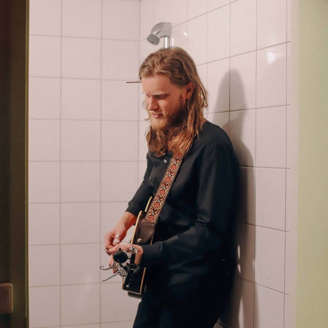 The Lumineersさんのインスタグラム写真 - (The LumineersInstagram)「I (@wesleyschultz) just added the song “Desperado Slowed - Remix” (Rihanna cover) - @eduardoluzqui to our playlist.  @badgalriri has sorta morphed into this one-word icon - and yet I didn’t really know much of her music - I felt like I had mainly heard her name a LOT everywhere - fashion, music, pop culture, politics... I saw her rehearsing at the Grammy’s in 2013 right before our rehearsal. But I heard a slowed down version of this song “Desperado” from some Tik Tok video and realized just how BADASS she’s been all these years - I just had my blinders up to it. Slow or fast, this tune demonstrates what Rihanna is - EVIL in the best ways.  📸: @luciebascoul」1月16日 3時00分 - thelumineers
