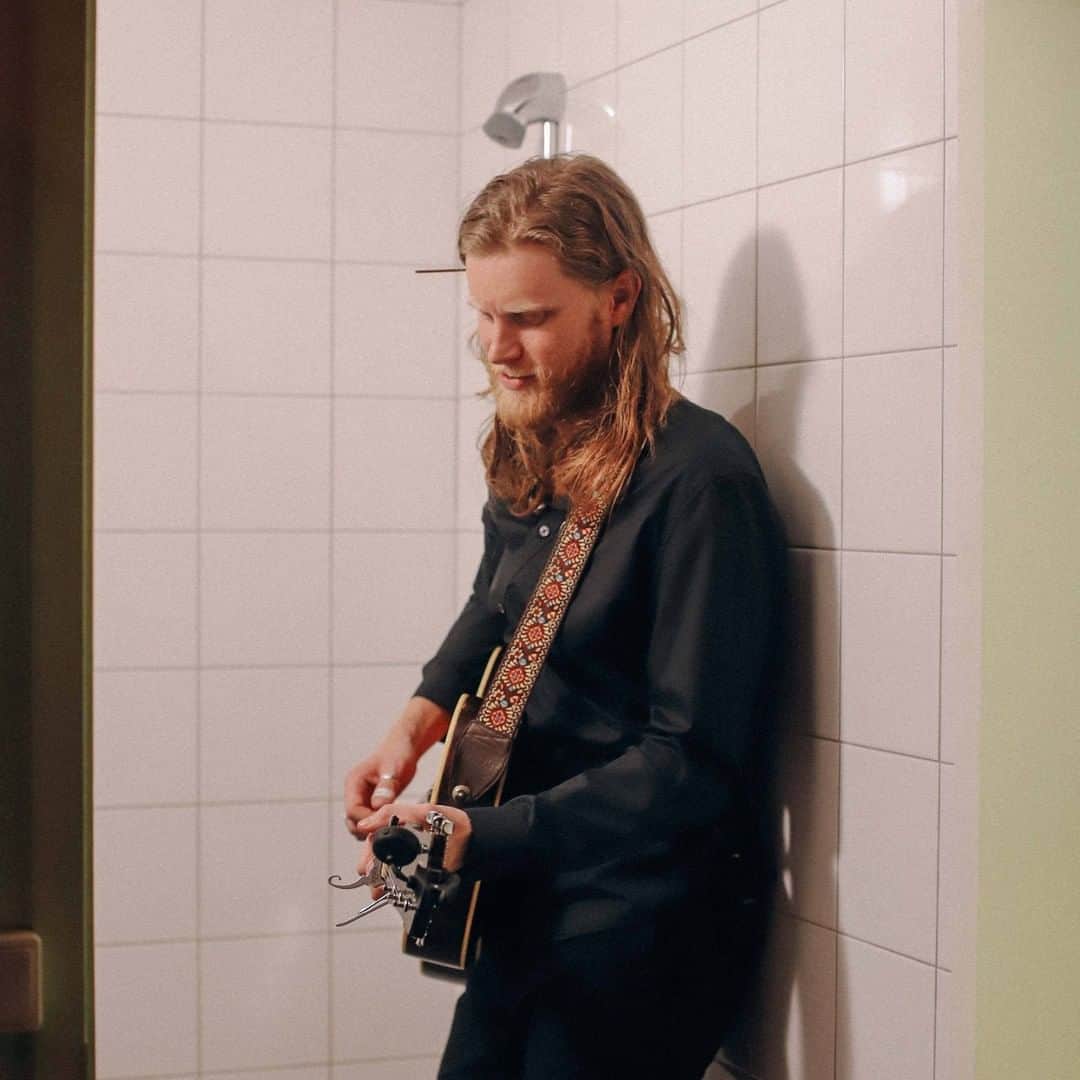 The Lumineersのインスタグラム：「I (@wesleyschultz) just added the song “Desperado Slowed - Remix” (Rihanna cover) - @eduardoluzqui to our playlist.  @badgalriri has sorta morphed into this one-word icon - and yet I didn’t really know much of her music - I felt like I had mainly heard her name a LOT everywhere - fashion, music, pop culture, politics... I saw her rehearsing at the Grammy’s in 2013 right before our rehearsal. But I heard a slowed down version of this song “Desperado” from some Tik Tok video and realized just how BADASS she’s been all these years - I just had my blinders up to it. Slow or fast, this tune demonstrates what Rihanna is - EVIL in the best ways.  📸: @luciebascoul」