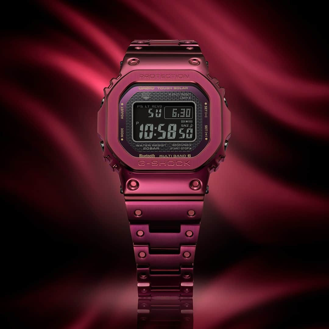 G-SHOCKさんのインスタグラム写真 - (G-SHOCKInstagram)「Indulge in a little greatness. Pre-order the all new, all red #GMWB5000.」1月16日 3時08分 - gshock_us