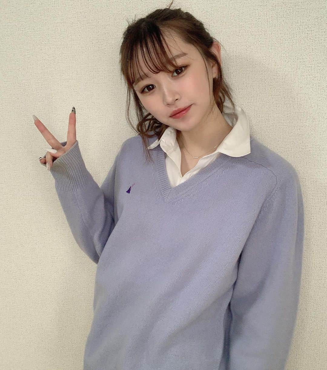 平野夢来（ゆぴぴ）さんのインスタグラム写真 - (平野夢来（ゆぴぴ）Instagram)「新しいセーター買った🦈 めっちゃ可愛くておきにいり案件👈👈 だけど、この間の収録で袖のとこ汚したｽﾞｽﾞｽﾞ」1月16日 13時02分 - __s2.yu_