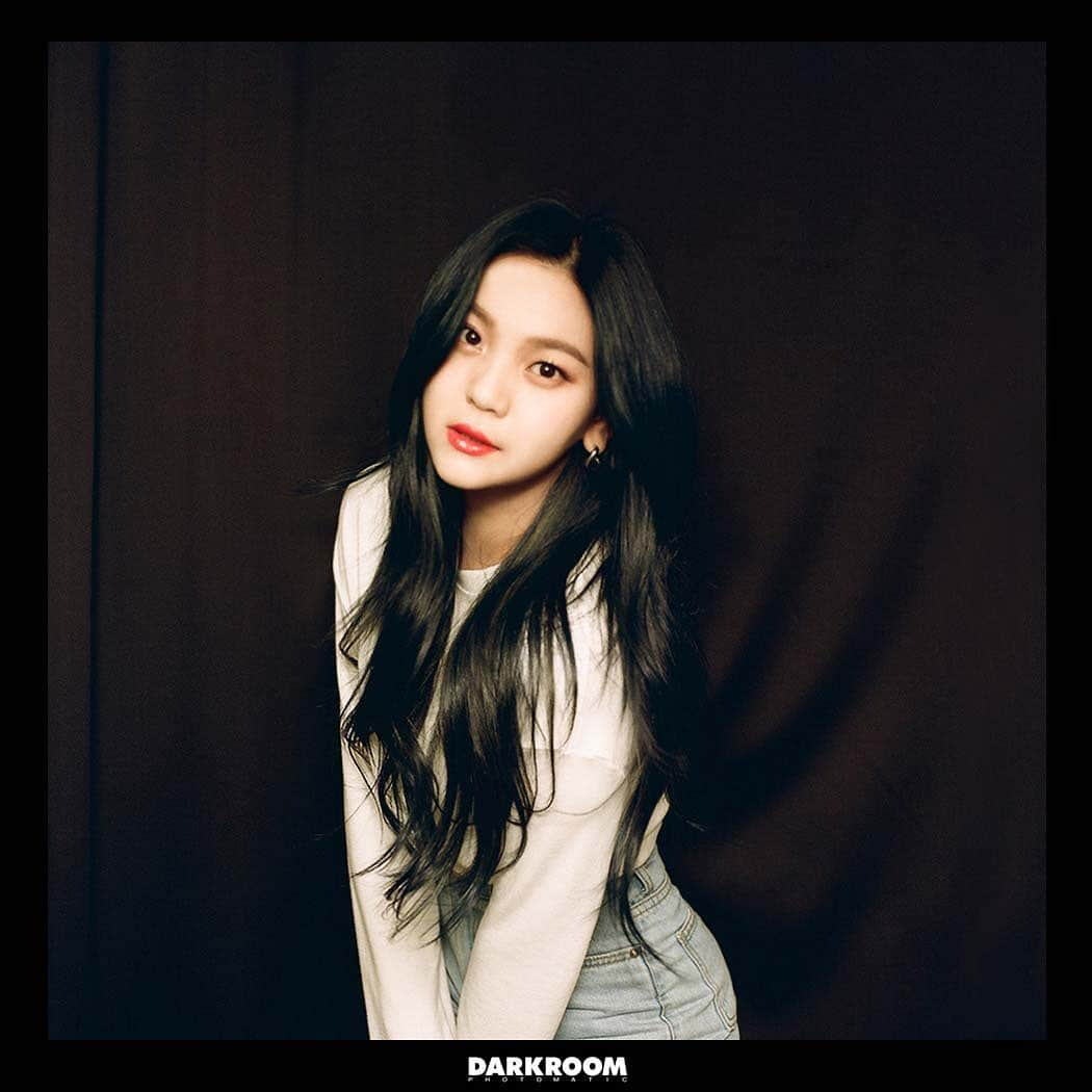 GFriendのインスタグラム：「[6⃣ #여친Special ]  #여자친구 #GFRIEND  🎉6th Anniversary🎉  (2) 찰칵📸셔터 소리가 좋아  #엄지 #UMJI」