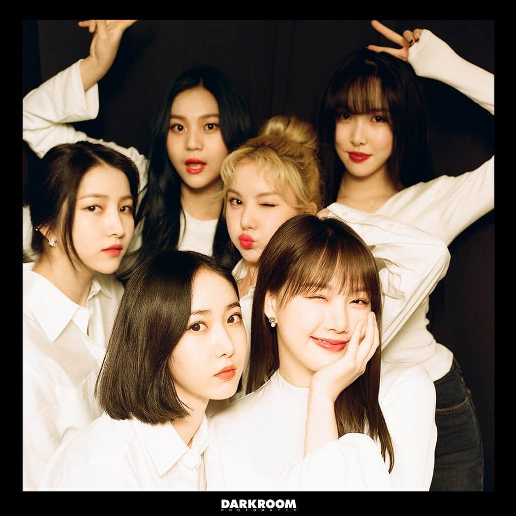 GFriendのインスタグラム：「[6⃣ #여친Special ]  #여자친구 #GFRIEND  🎉6th Anniversary🎉  (2) 찰칵📸셔터 소리가 좋아」