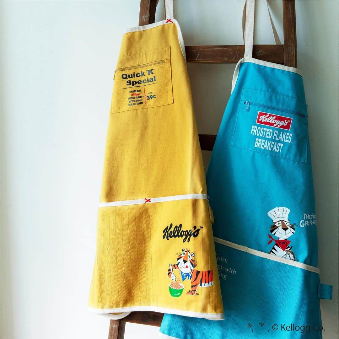 212 KITCHEN STOREさんのインスタグラム写真 - (212 KITCHEN STOREInstagram)「【Kellogg's】﻿ ケロッグシリーズのキッチングッズが新登場！﻿ ━━━━━━━━━━━━━━━━━━━━━━﻿ ﻿ ケロッグを代表するトニー・ザ・タイガーのほか、 今回もリスのピーターが登場！﻿ COOK（作る）SERVE（サーブ、提供）EAT（食べる）の３つのテーマを﻿オリジナルデザインで起こした、 212 KITCHEN STORE でしか手に入らない﻿ 限定アイテムとなっています。﻿ ﻿ トニー・ザ・タイガーのデザインがとってもかわいい﻿ キャニスターとエプロンが新登場しました！﻿ ﻿ キャニスターはとってもかわいいデザインなので、 見せる収納として﻿キッチンに置くととっても おしゃれに♪﻿ もちろん見た目だけでなく、密封性も 良い保存容器です。﻿ ﻿ エプロンはカラーが2色。﻿ 厚手のしっかりしたワーク系エプロンです。﻿ ﻿ ケロッグのかわいいキッチングッズが毎日の﻿ お料理やお片付けを楽しくしてくれます♪﻿ ﻿ ﻿ ●ケロッグ  キャニスター小 500ml／ ￥1,540(税込)﻿ ●ケロッグ  キャニスター大 750ml／ ￥1,760(税込)﻿ ●ケロッグ  エプロン ／ ￥3,300(税込)﻿ ﻿ ﻿ 212 KITCHEN STOREでは﻿ 「世界で一番素敵なレストラン。それは我が家の食卓」を﻿コンセプトに世界中から様々なキッチングッズを セレクトしています。﻿ ﻿ ﻿ オンラインショップでもキッチングッズを 多数取り揃えております！！﻿ ﻿ @212_kitchen_store﻿ ━━━━━━━━━━━━━━━━━━━━━﻿ #212kitchenstore #212キッチンストア #212k #トゥーワントゥーキッチンストア﻿ #食器　#くらしの道具　#暮らし #ダイニング　#暮らしを楽しむ　﻿ #お家ごはん　#ケロッグ　#KINTO　#朝食 #Kellogg's﻿ #ランチタイム #ランチ　#ランチグッズ　#バンブー食器　#ステンレスボトル﻿ #保冷バッグ　#キャニスター　#水廻り　#容器　#エプロン　#バッグ﻿ #お弁当　#お弁当箱　#水筒　#ボトルホルダー　#ランチバッグ」1月16日 13時30分 - 212_kitchen_store