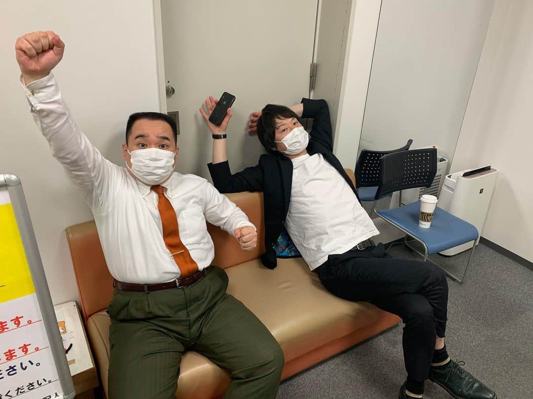 池田真一のインスタグラム：「見取り図リリーさんから無限こっちこっち〜弁当注文頂きました！ 34人前！！！！！！！ 何故か盛山さんも注文してた！ リリーさんいつもありがとうございます🙇‍♂️」