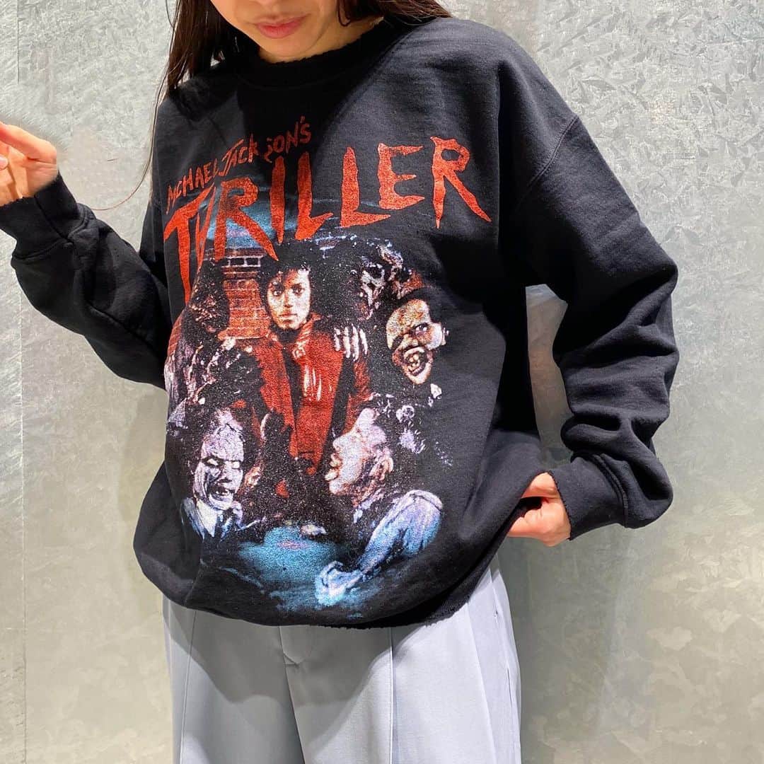 H BEAUTY&YOUTHさんのインスタグラム写真 - (H BEAUTY&YOUTHInstagram)「＜MADE WORN＞ × ＜H BEAUTY&YOUTH＞ THRILLER SWEAT ¥26,400-(tax in) Size: S/M/L/XL (着用スタッフ: 162cm 着用サイズ: S)  #H_beautyandyouth @h_beautyandyouth  #BEAUTYANDYOUTH #Unitedarrows #madeworn #auralee #martiniano」1月16日 13時52分 - h_beautyandyouth