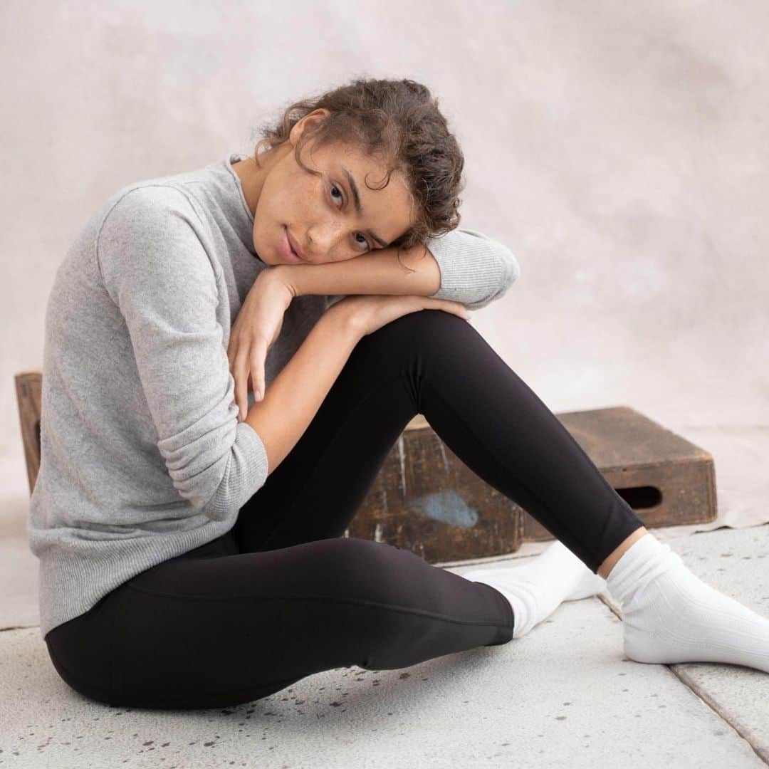 のインスタグラム：「Lean into luxe leisure with our On the Go legging designed to move with you.」