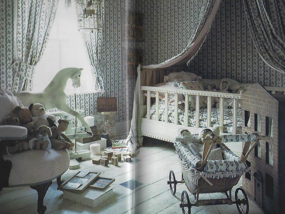 ローラアシュレイのインスタグラム：「Take a stroll down memory lane with this beautiful nursery decor as featured in 'Laura Ashley Style' by Iain Gale and Susan Irvine (1987).  Would you like to see the return of the Laura Ashley Nursery collection?」