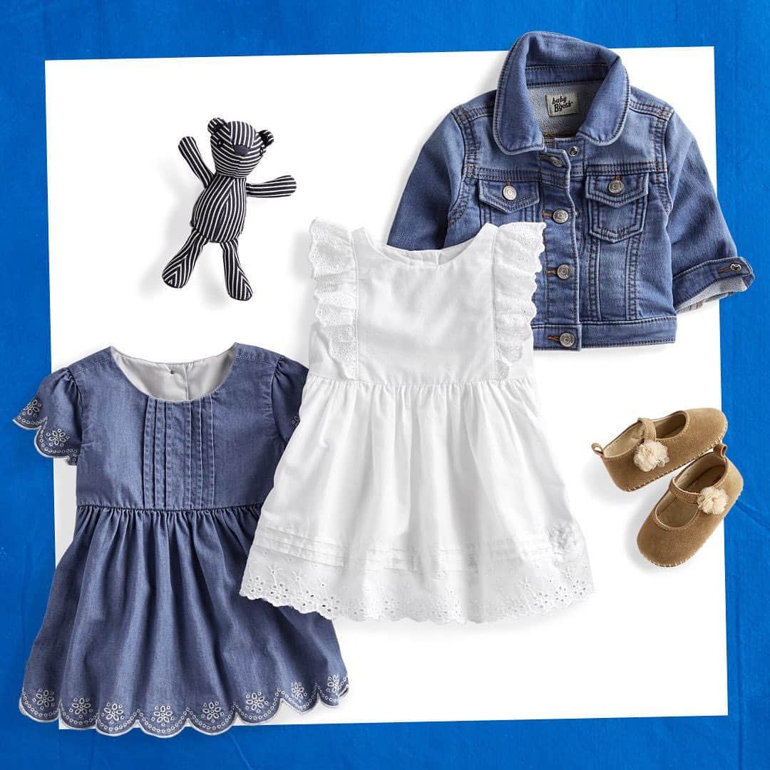 のインスタグラム：「Pint-sized pleats plus eyelet lace, yes please! #newarrivals #babybgosh #springbaby」
