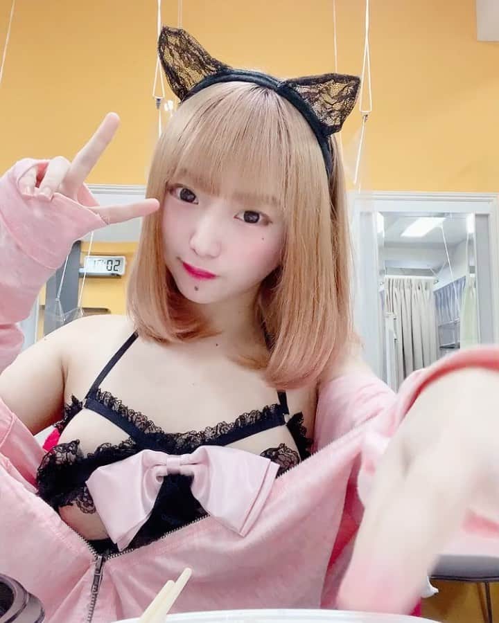 麻衣愛のインスタグラム：「ひめちゃんもぐもぐ  ﻿ ﻿ #ひめかわいい #最凶ロック　#グラビア　#グラビア﻿ #グラドル　#ひめかわいい　#portrait﻿ 🇺🇸 #Cosplayer #Idol #Model #follow  #follome #Japanese ﻿ #kol ﻿ ﻿ 🇨🇳 #自拍　#角色扮演 #偶像 #模型 可爱 #关注  #关注我 #关注者 #日语 ﻿ ﻿ ﻿ 🇰🇷 #셀카 #코스프레 #아이돌 #모델 #귀여운 #팔로우 #나를따르라」